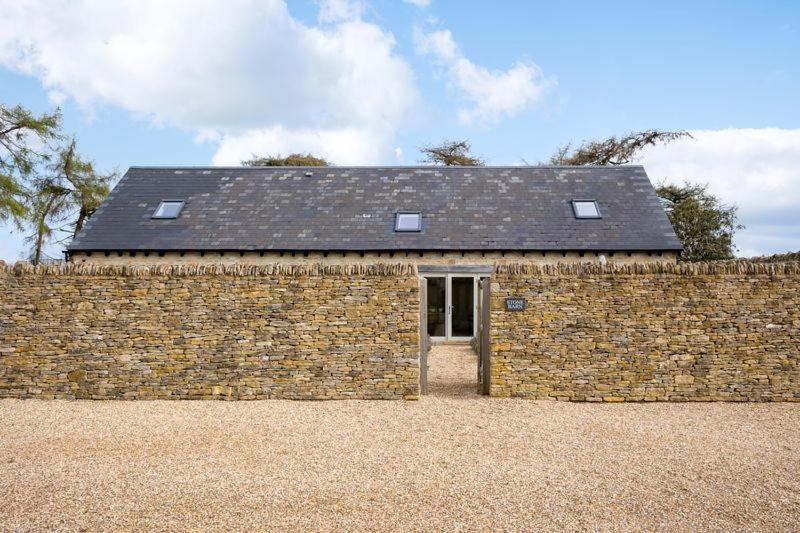 Stone Barn, Contemporary Barn Conversion Cheltenham Exterior foto